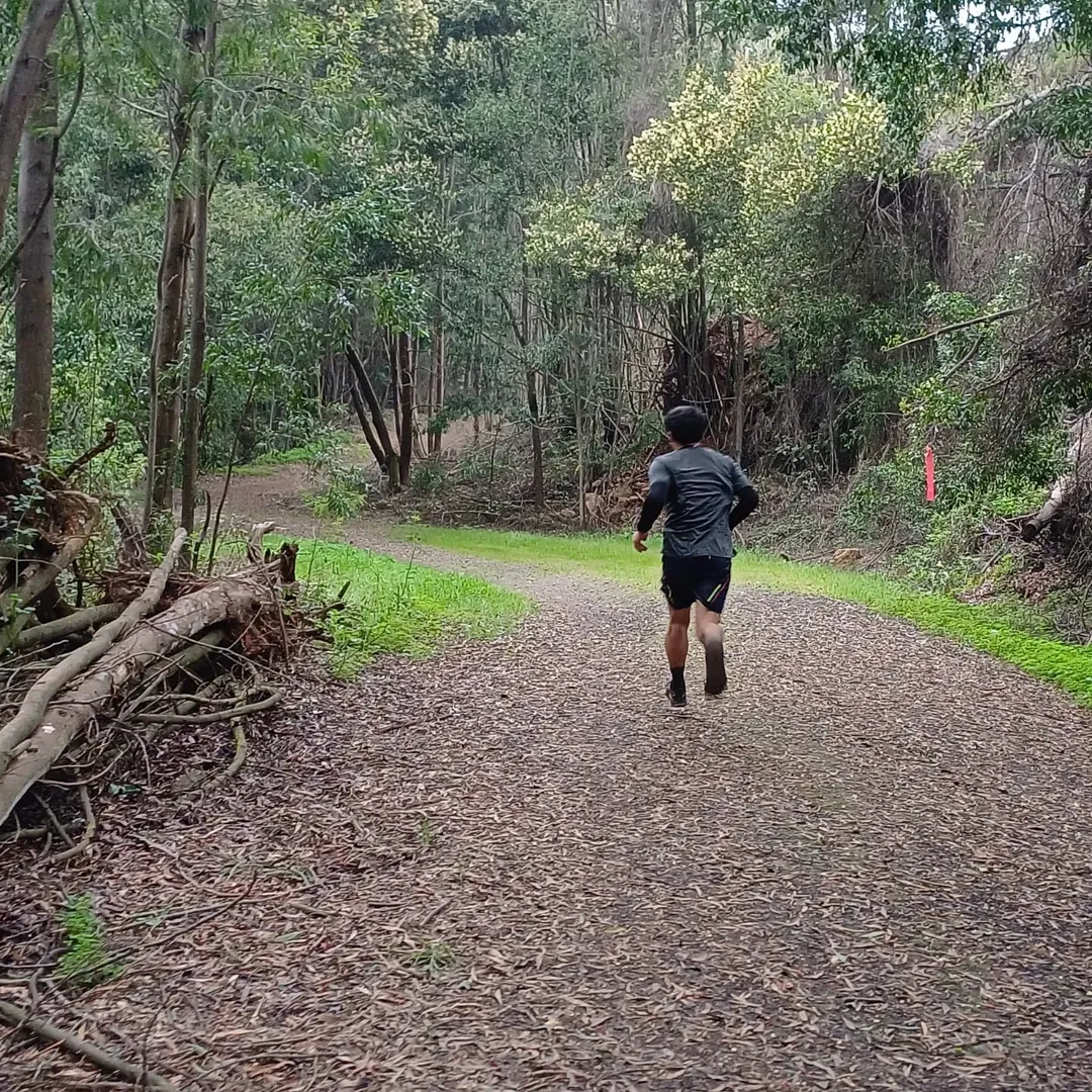 10K · mapa y perfil altimétrico con puntos de abastecimiento