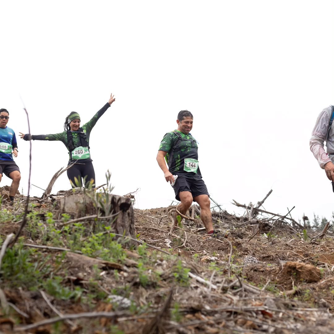30K · mapa y perfil altimétrico con puntos de abastecimiento
